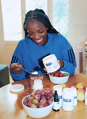 girl having breakfast